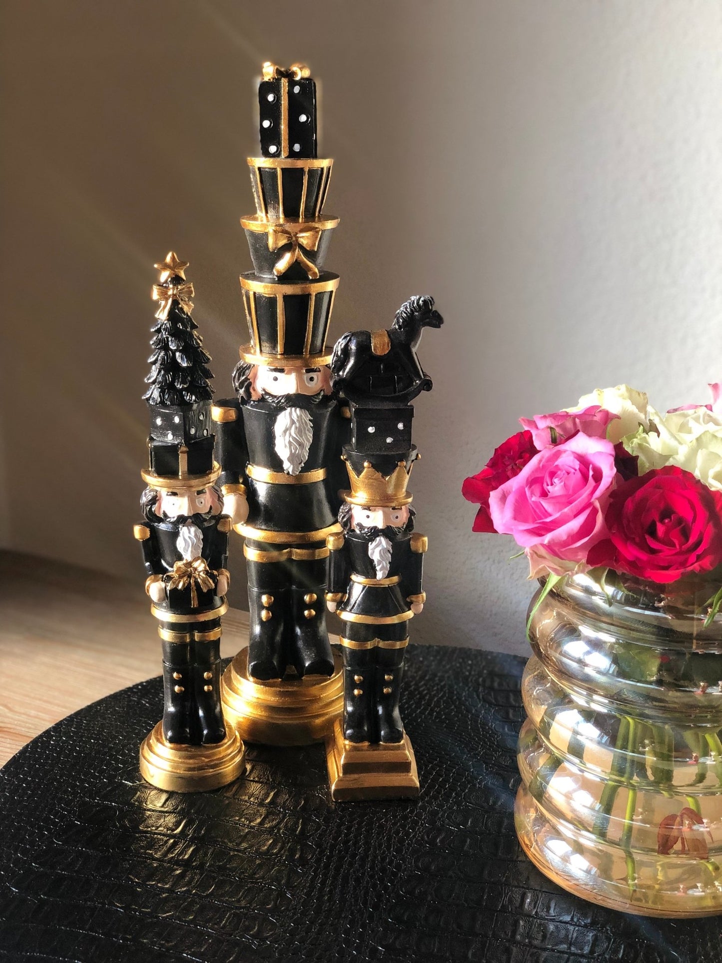 Notenkraker zwart / goud | 23cm Woonunique