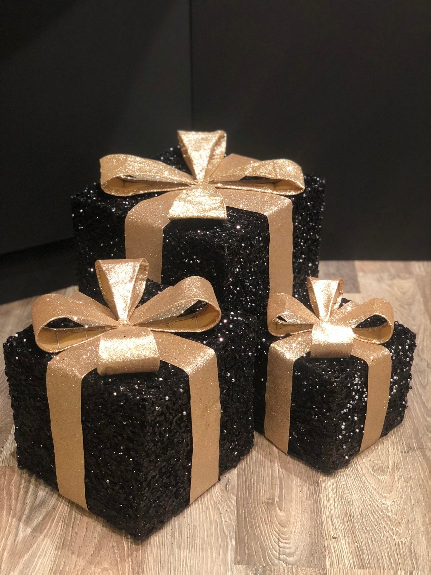 Sparkle Christmas Giftbox | Zwart met een gouden strik Woonunique